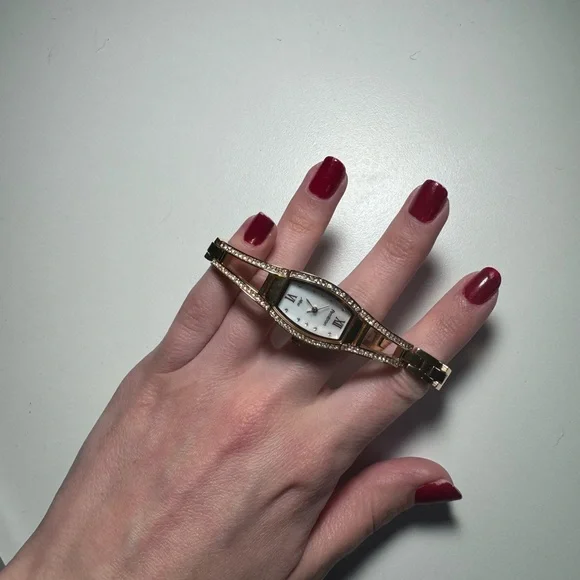 Watch - Picture 2 of 5